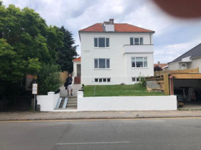 Stor lys lejlighed med terrasse og altan, Helsingør